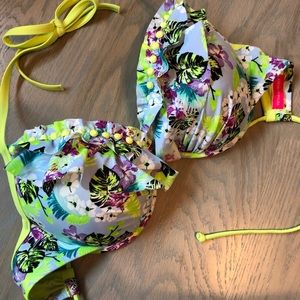 Victoria’s Secret Bikini Top